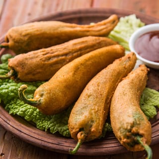 Spicy Mirchi (Chilli)VAda- Gluten free - 4 pcs