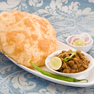 lunch Cholley Puri -Puffy breads(2 pcs) with curried garbanzo beans