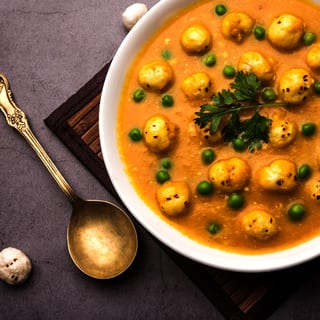 Mutter Makhana Curry - new vegan dish !